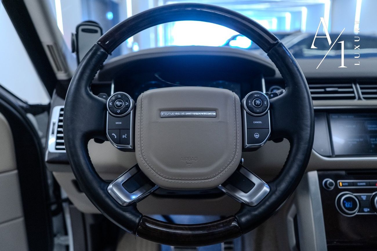 Land Rover Range Rover Evoque 2016 Range Rover Vogue SE, Full Service History, Excellent Condition, GCC Spec