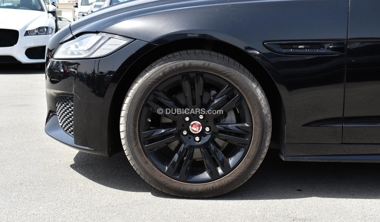Jaguar XF 2.0P Chequered Flag Aut