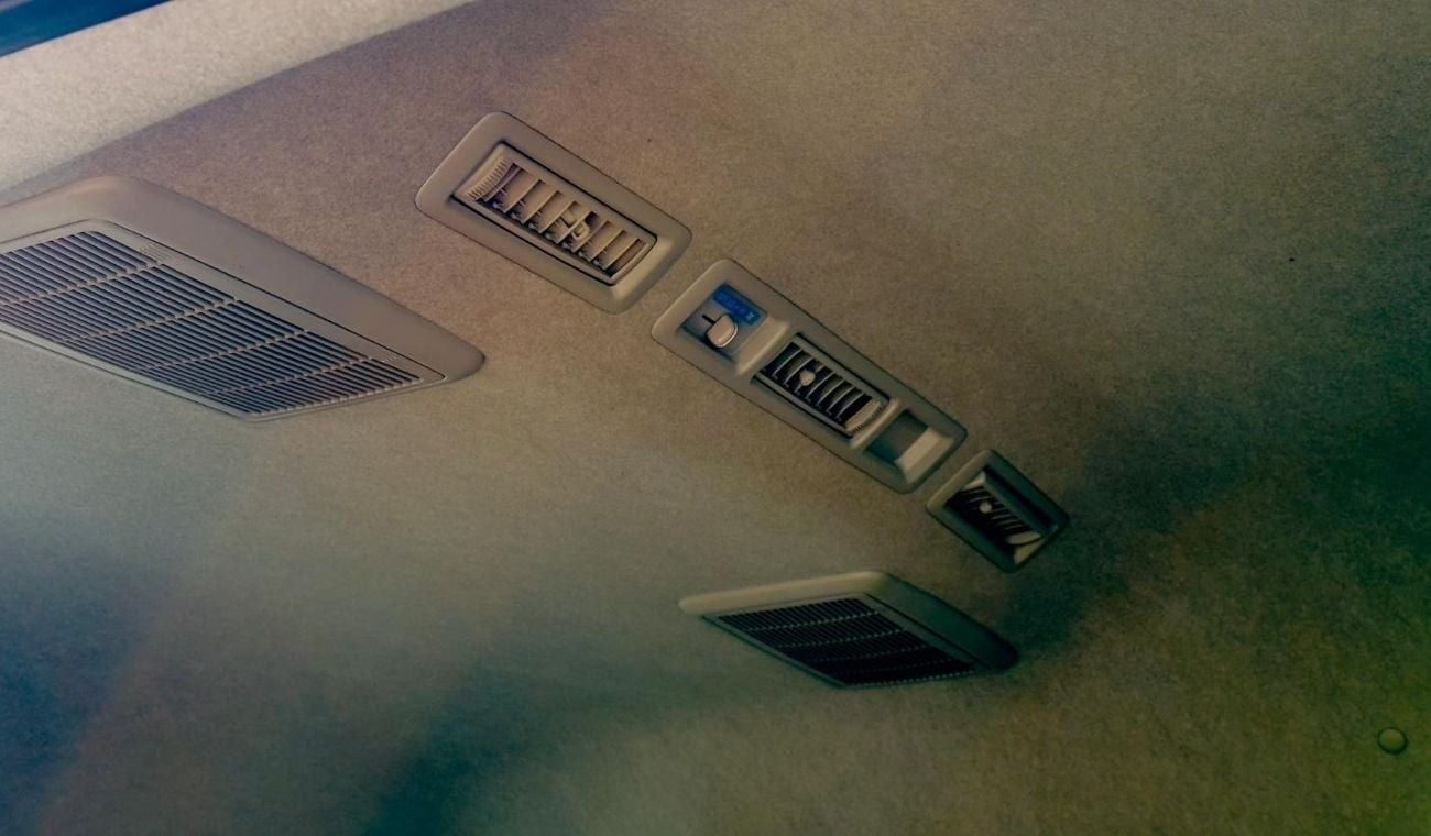 Toyota Hiace EXCELLENT CONDITION | RHD | 2016 | 3.0L DIESEL ENGINE | (AT) | 14 SEATERS