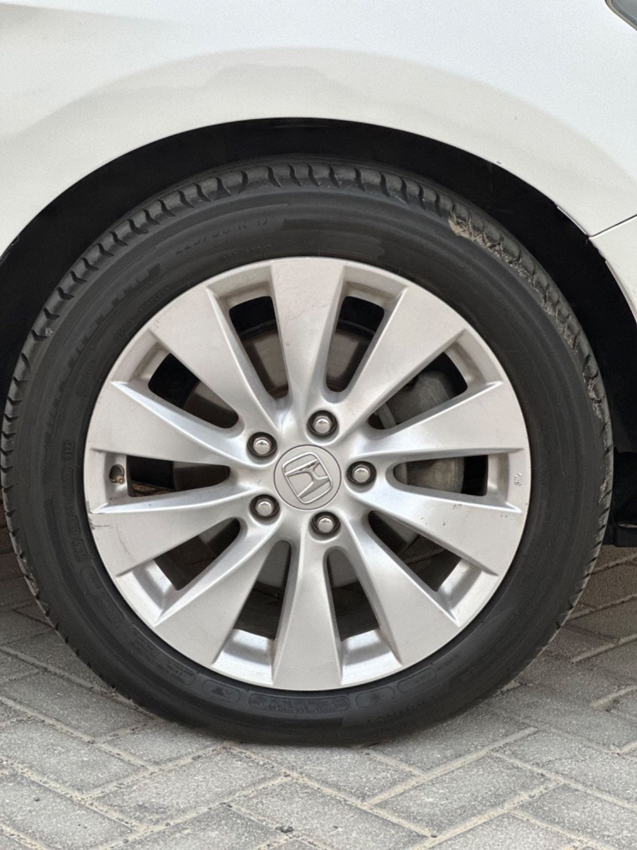 Honda Accord MODEL 2014 GCC. CAR PERFECT CONDITION FOR INSIDE AND OUTSIDE FULL OPTION SUN ROOF