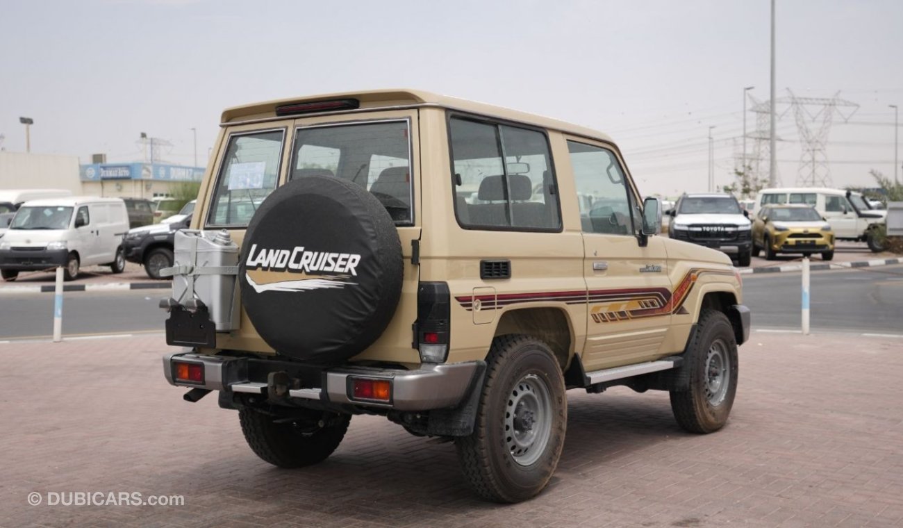 Toyota Land Cruiser Hard Top LC 71HARD TOP V6 4.0L PETROL  - 2 DOORS - 2022 - كبسوله ربع ونش ودفلوك