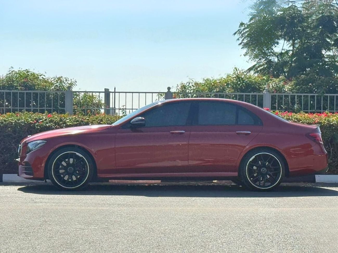 Mercedes-Benz E200 MERCEDES BENZ E200 | GCC SPECS | YEAR: 2017 | KMS: 178,500 | FULL OPTION