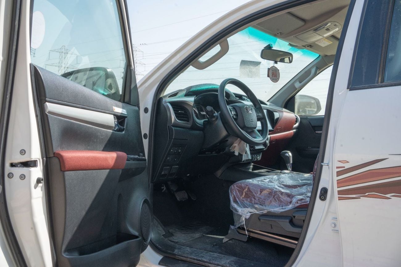 تويوتا هيلوكس SGLX 2026 Toyota Hilux S-GLX 2.8L AT Diesel (White-Red)