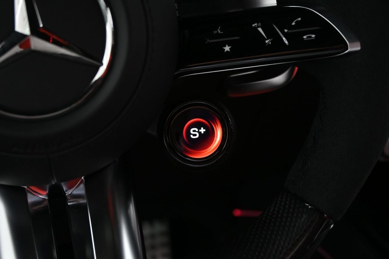 Mercedes-Benz G 63 AMG 4MATIC SUV Mercedes AMG G63 4.0-litre V8 Bi-Turbo, Model 2026 Color White