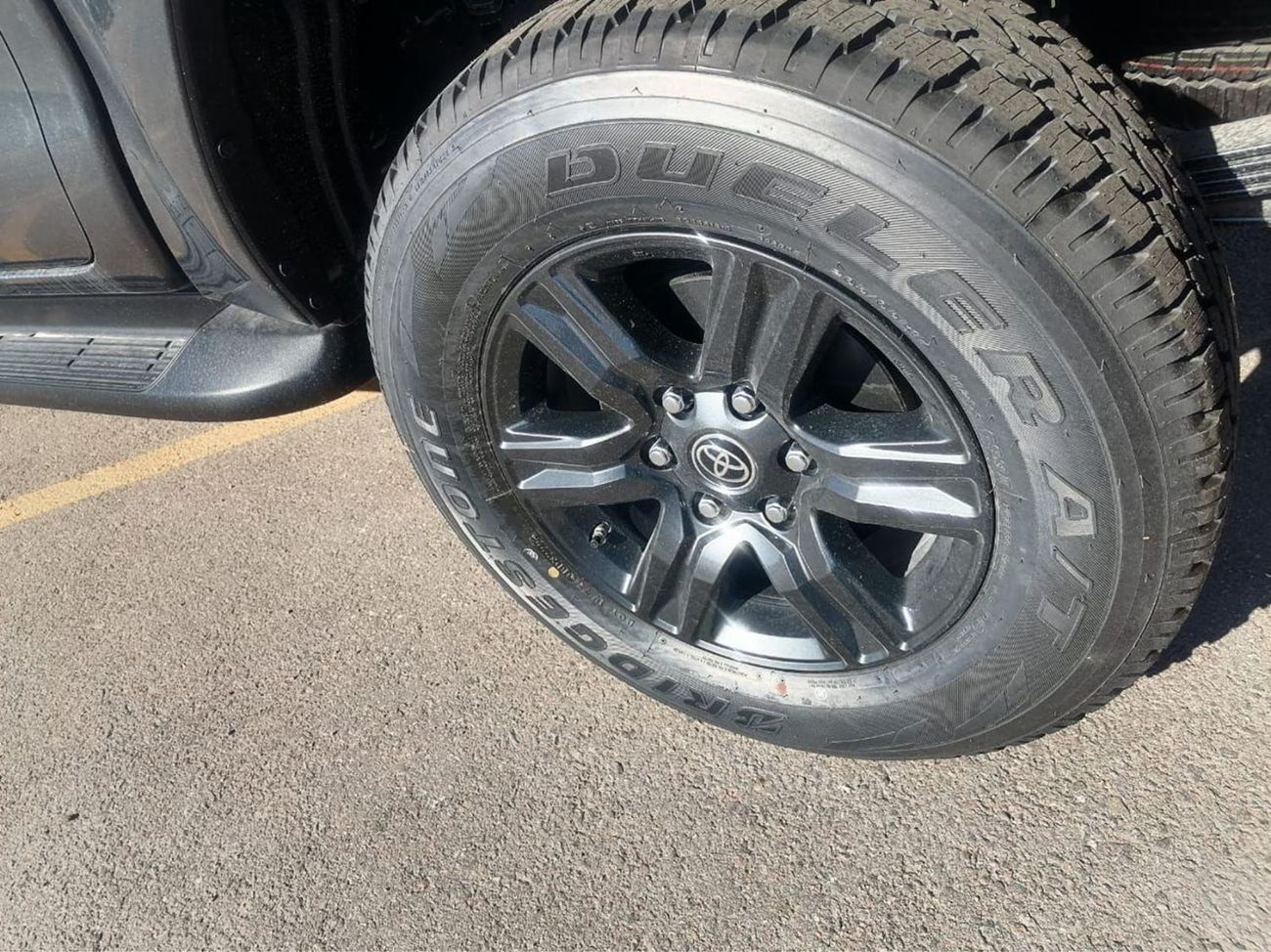 تويوتا هيلوكس ECT0129 - 2025 Toyota Hilux DC GLX - 2.4L Diesel Auto Grey