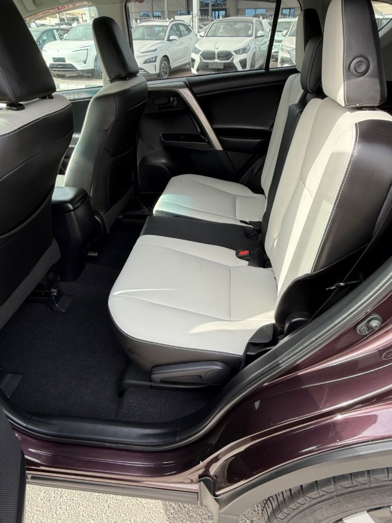 Toyota RAV4 LE 2.5L (219 HP)