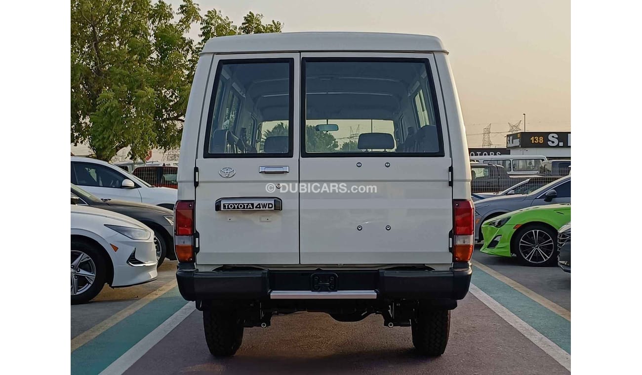 Toyota Land Cruiser 70 4.2L V6 Diesel / Leather Seats / Differential Lock / Power Window (CODE # 67898)