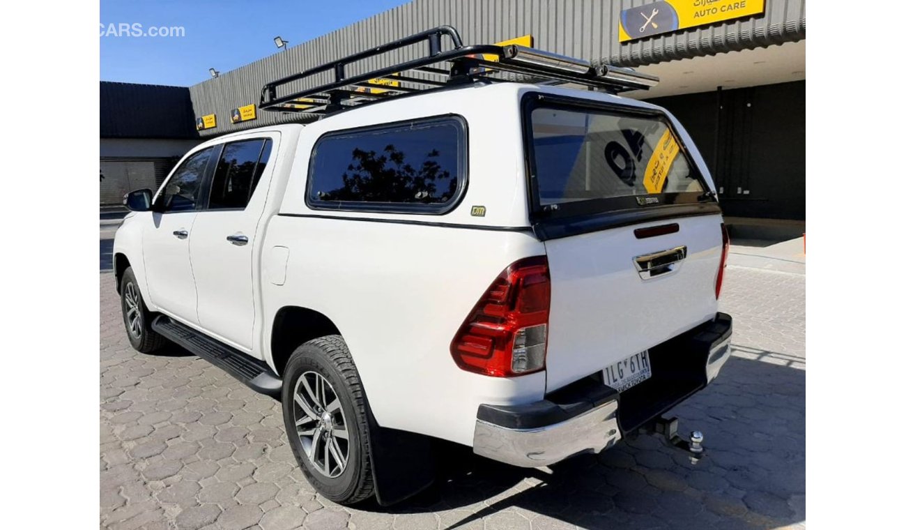 Toyota Hilux Push start automatic low km with canopy perfect and clean