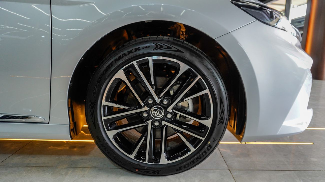 Toyota Camry Limited HEV 2.5 L Hybrid