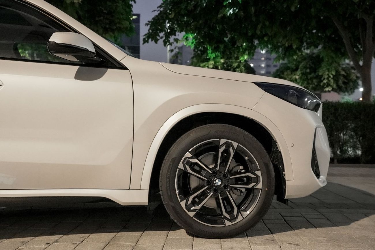 بي أم دبليو iX1 2026 BMW iX1 xDrive30L M Sport kit 2WD 0Km