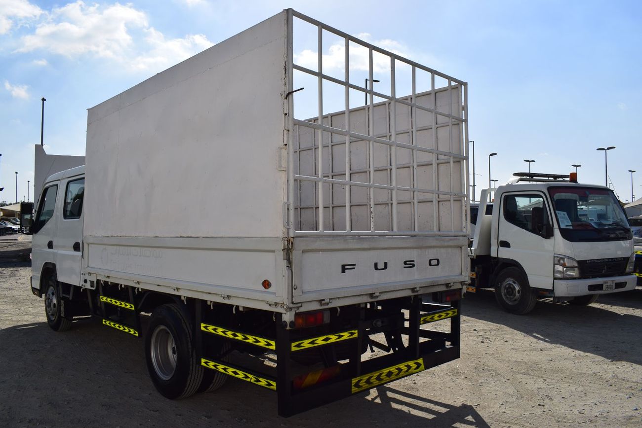 ميتسوبيشي فوسو كانتير Mitsubishi Canter D/C Pick Up, model:2017. Only Done 38000 km