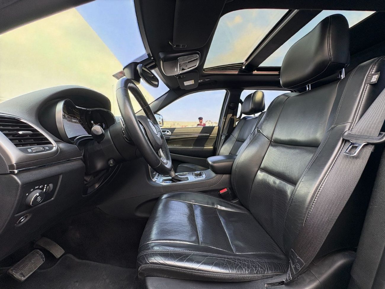 Jeep Grand Cherokee JEEP GRAND CHEROKEE LIMITED 3.6L V6 A/T | 2018 | GCC SPECS | AED 1,320 per month