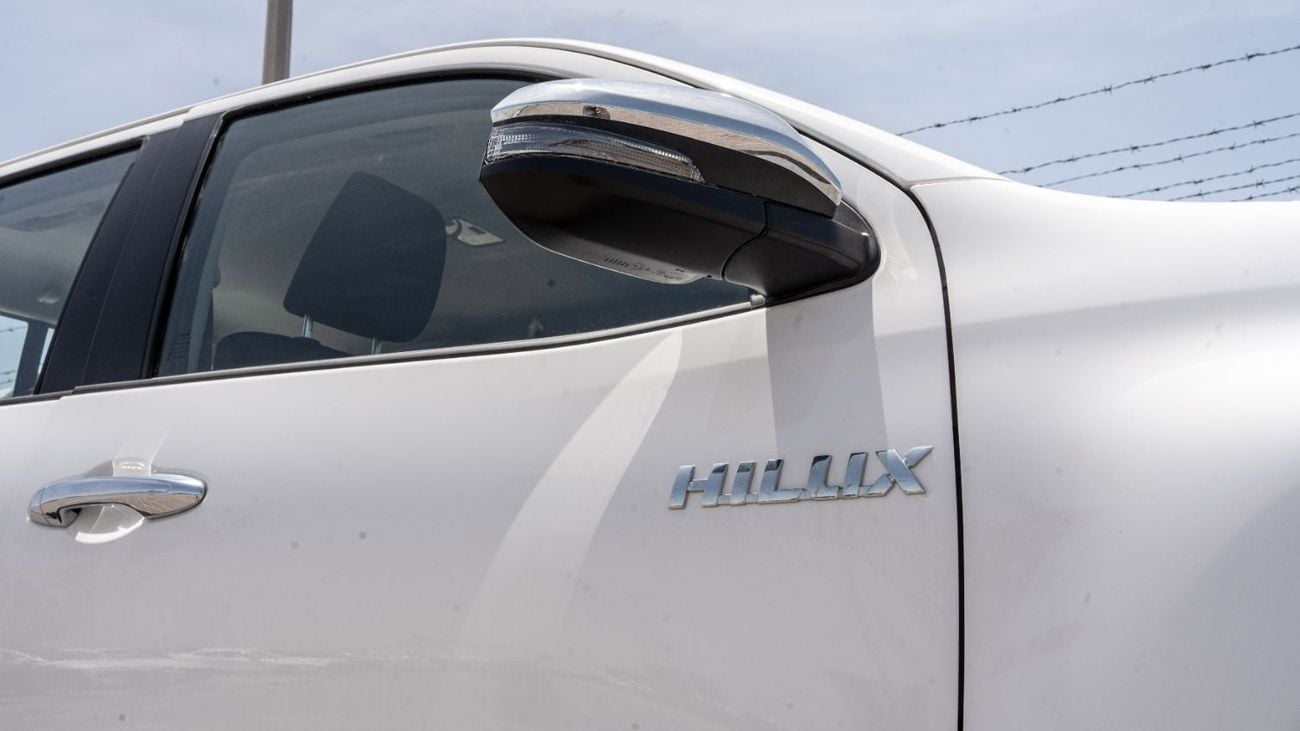 Toyota Hilux 2026 Toyota Hilux 2.4L MT Diesel DC (White-Black)
