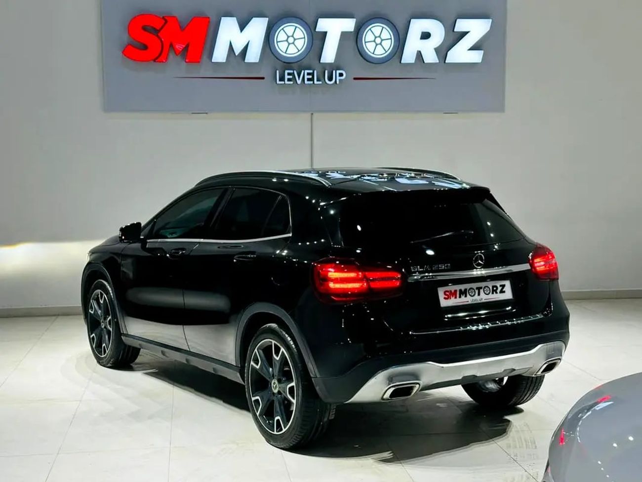 مرسيدس بنز GLA 250 Std 2.0L (208 HP)