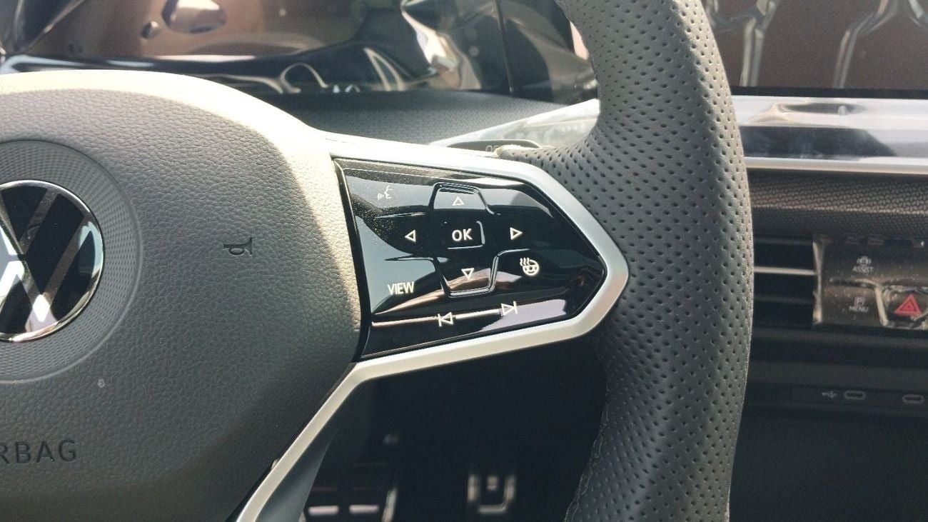 فولكس واجن جولف Volkswagen Golf R-line1.5L Petrol Turbo 2024YM