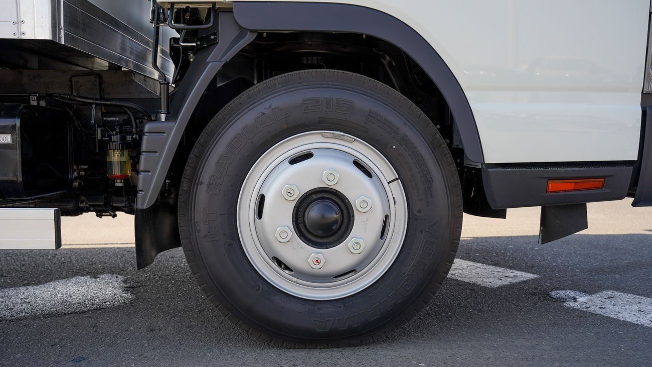 Mitsubishi Canter Van Brand New 2026 Mitsubishi Fuso Canter V16 4.2L Drybox Truck – GCC Specs | Export Ready