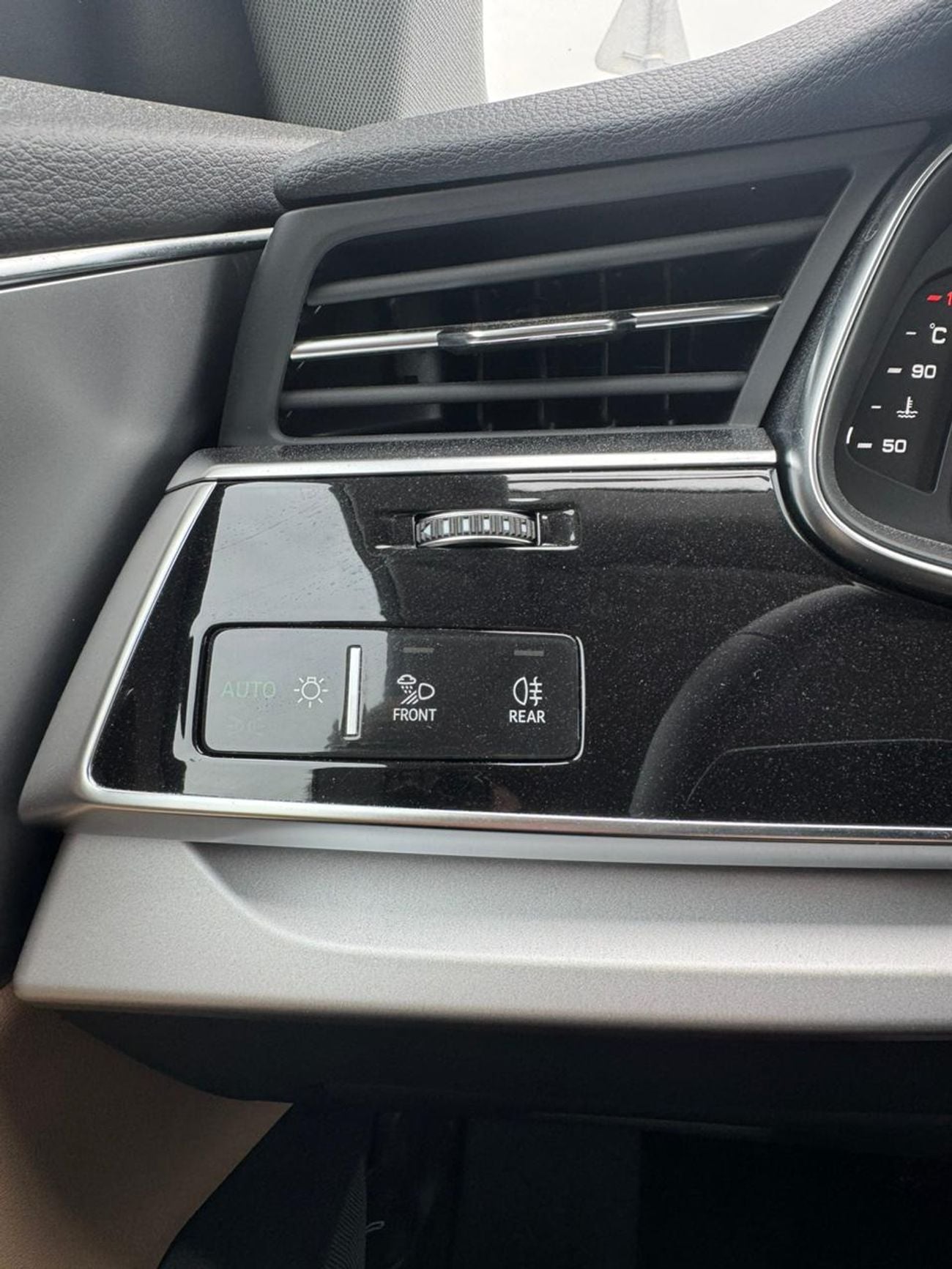 Audi Q8 55 TFSI quattro (340 HP)