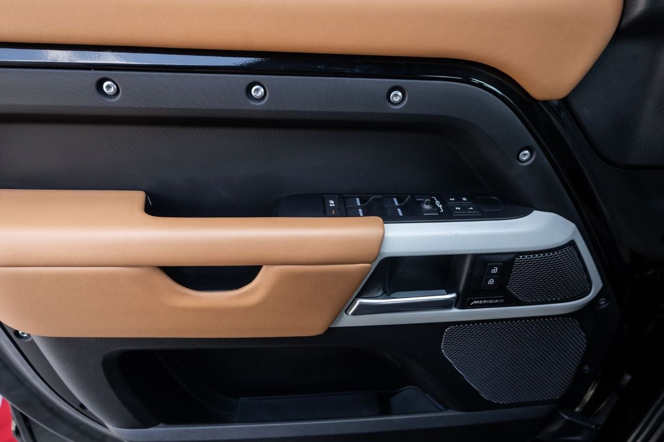 لاند روفر ديفندر P400 110 HSE 3.0L (5 Seater)