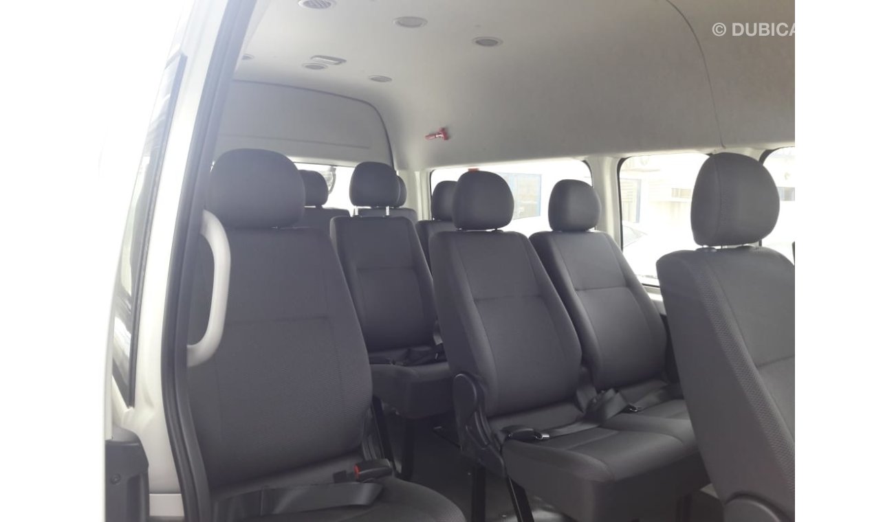 Toyota Hiace 13seats  petrol