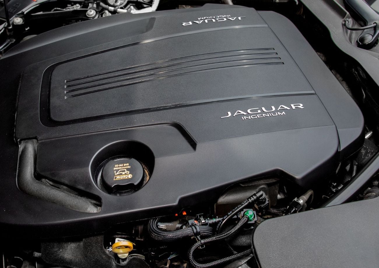 جاكوار F Type R-Dynamic 3.0L (300 HP)