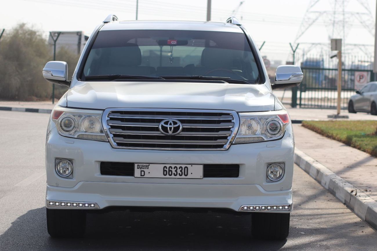 Toyota Land Cruiser VXR LEATHER SEAT, ELECTRIC SEAT, SUNROOF, MONITOR, MODEL 2015