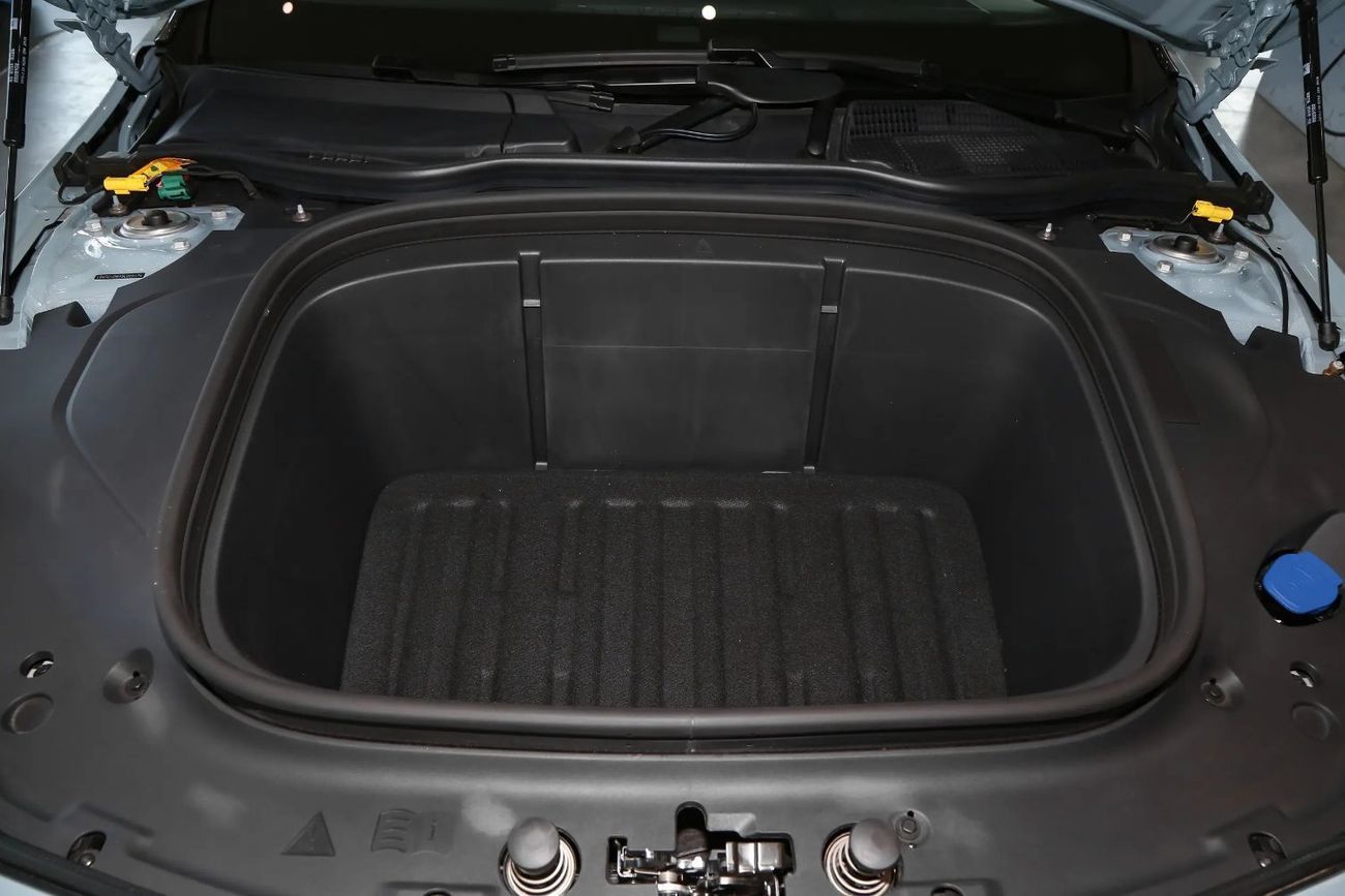 مرسيدس بنز سي إل إيه إي في 300 إل Extended Range Intelligent Driving Edition