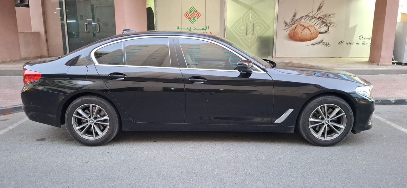 بي أم دبليو 520i EXCLUSIVE 2 | بدون دفعة مقدمة | اختبار القيادة في المنزل