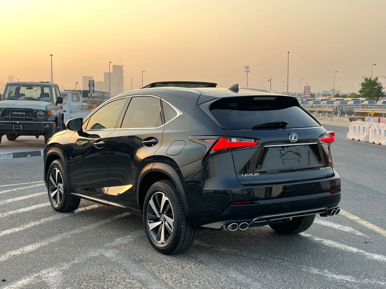 لكزس NX200t لكزس NX تيربو 2020 كاملة المواصفات، محرك 2.0 لتر V4، دفع رباعي، كاميرا خلفية وحساسات، فتحة سقف، مفتا
