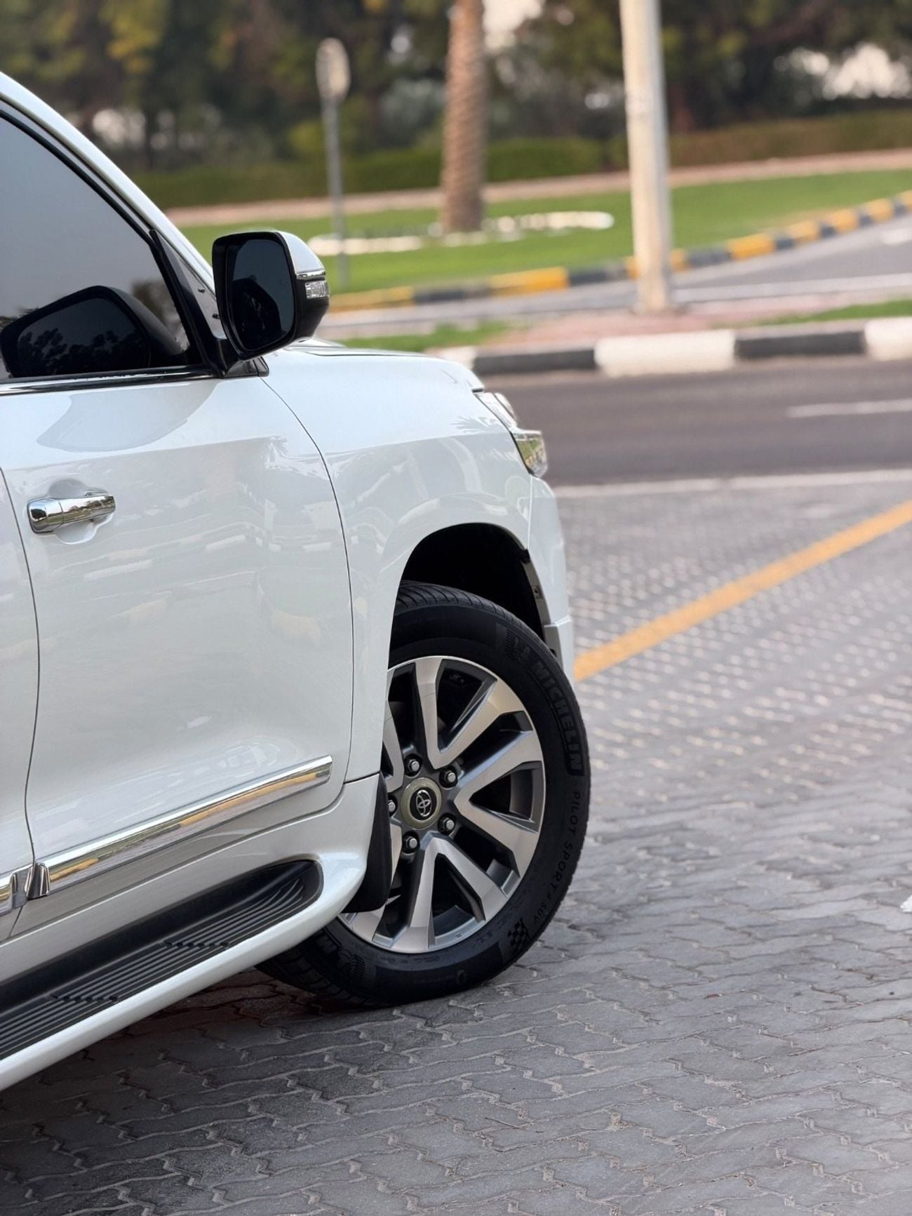 Toyota Land Cruiser VXR 5.7