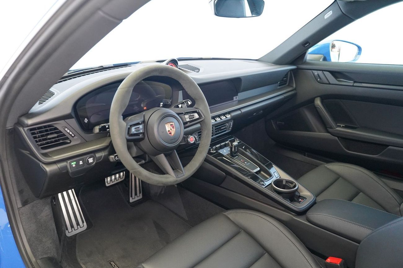 Porsche 911 Carrera 3.0L (444 HP) Coupe
