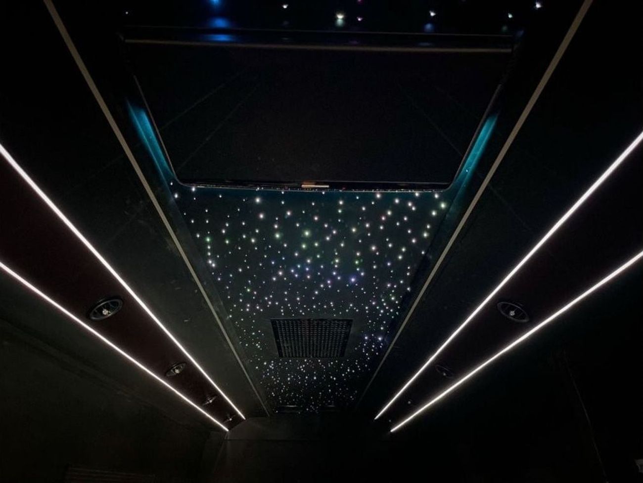 مرسيدس بنز سبرينتر 14 مقعد تحويل VIP كامل