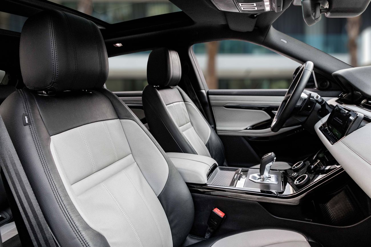 لاند روفر رانج روفر إيفوك Range Rover Evoque R-Dynamic SE | 2,115 P.M | 0% Downpayment | Agency Service History