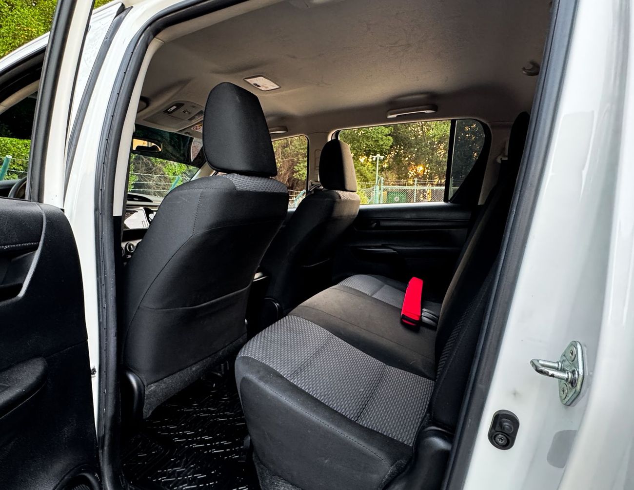 Toyota Hilux GLX Toyota Hilux Automatic | 2.7 L | 2020 | GCC | Accident-Free | In Excellent Condition | 1092 P.M