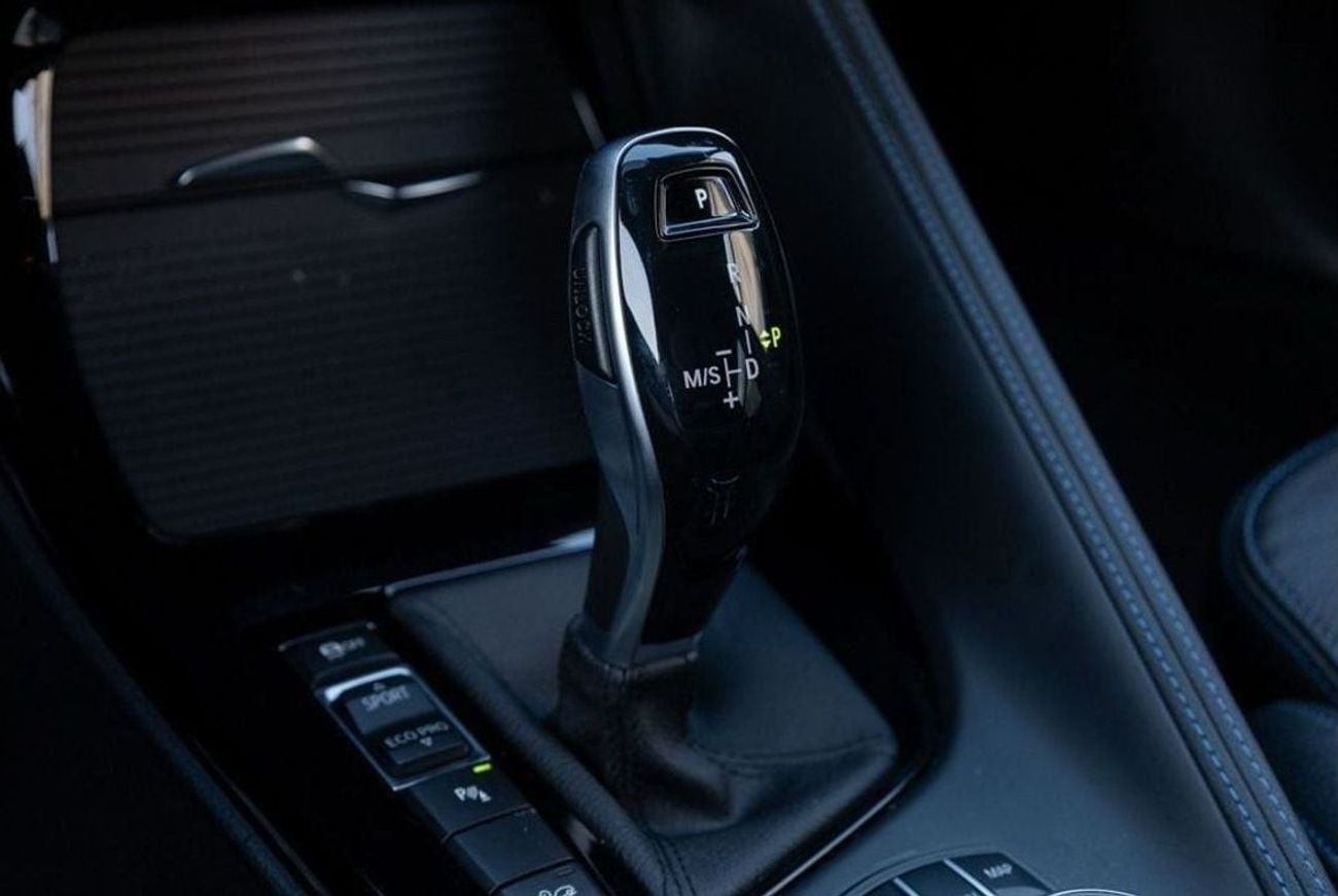 بي أم دبليو X1 xDrive 25i M Sport 2.0L BMW X1 xDrive25i M-Sport 2018 GCC under Agency Warranty with Flexible Down-P