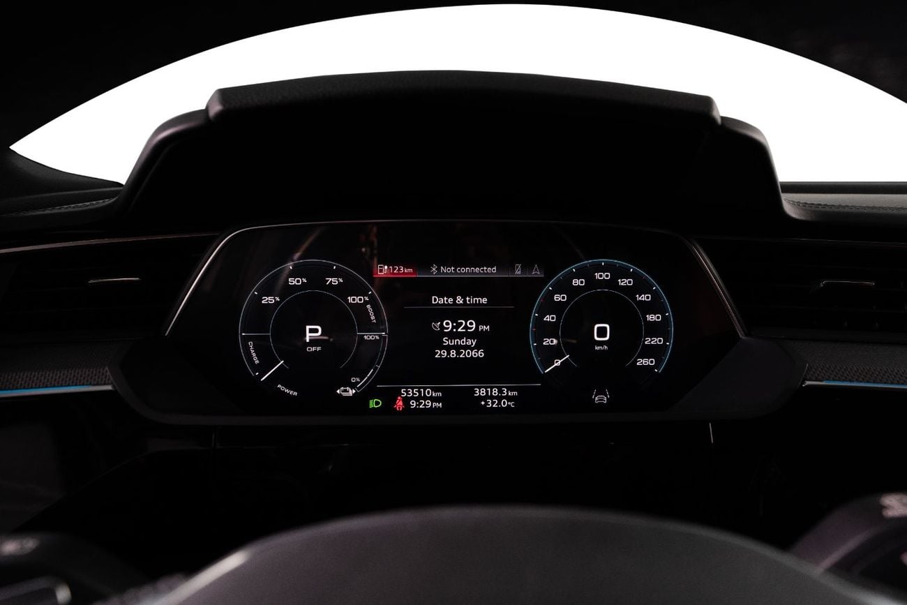 Audi etron 95 kWh Quattro SLine-GCC-Al Nabooda Warranty &amp; Service Package Until 11/2027