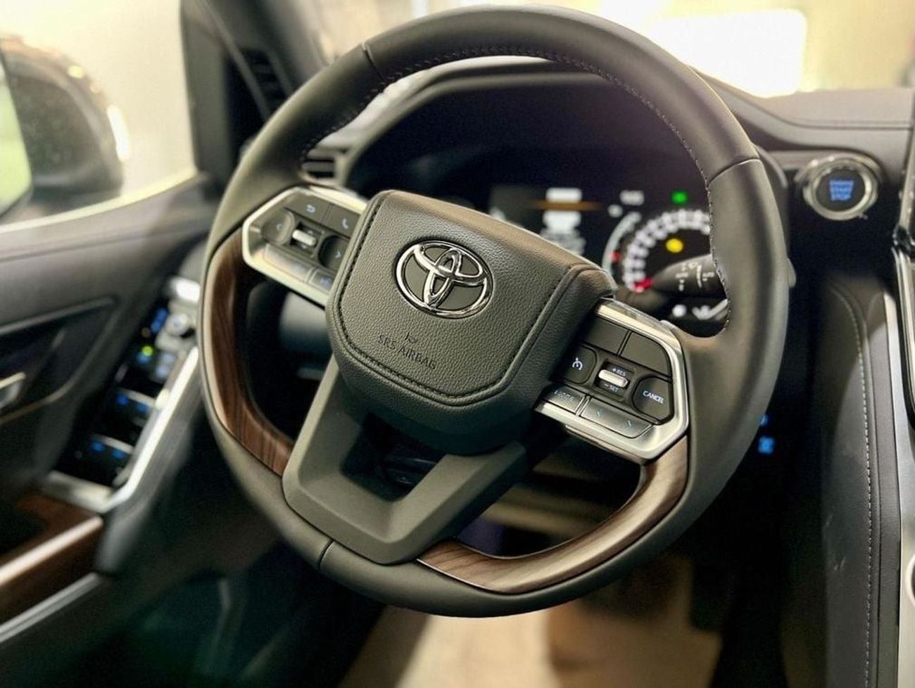 Toyota Land Cruiser VX plus Twin Turbo Diesel 3.3L HIGH SPECS * EXPORT PRICE *