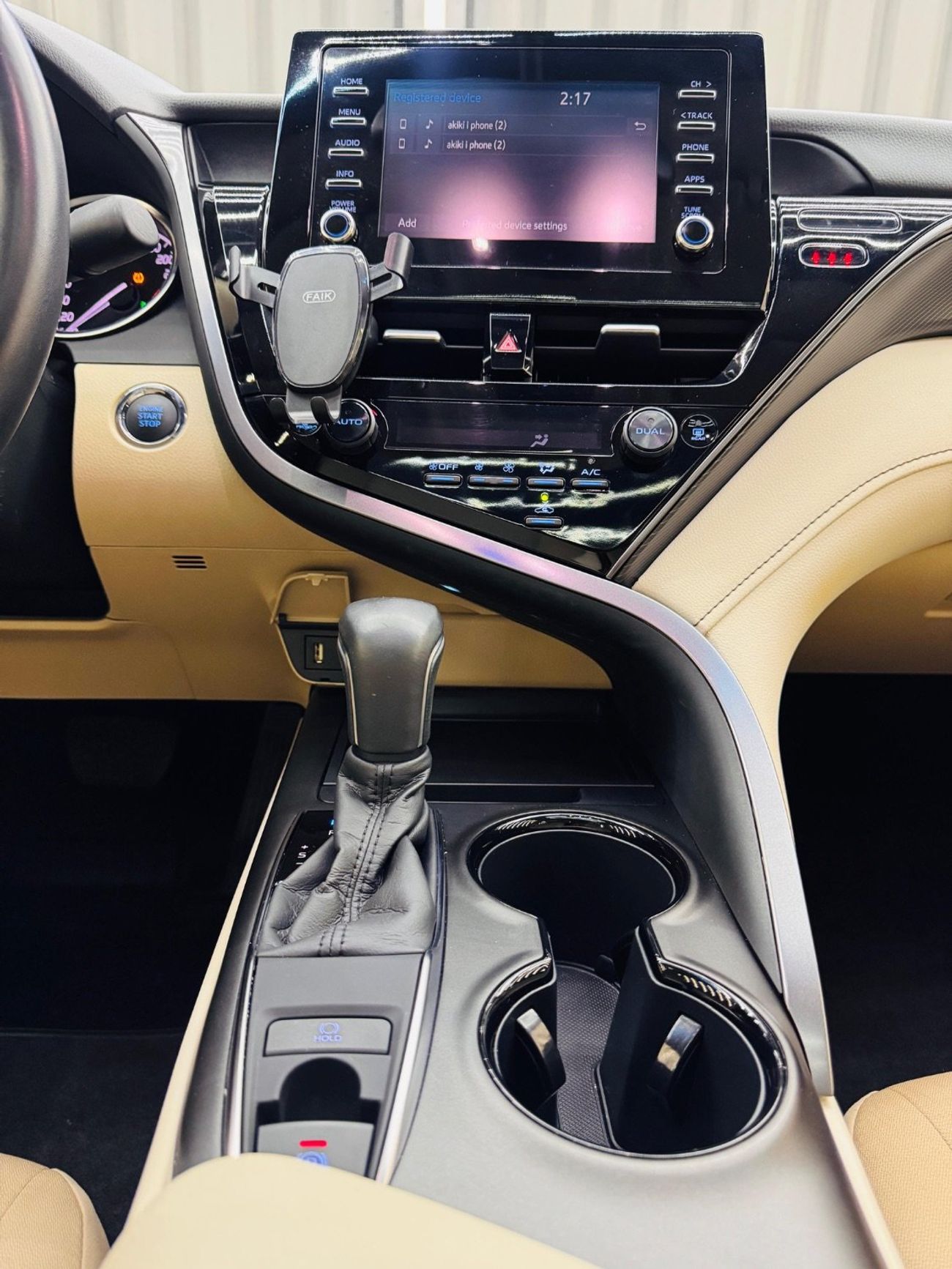 Toyota Camry SE 2.5L (204 HP)