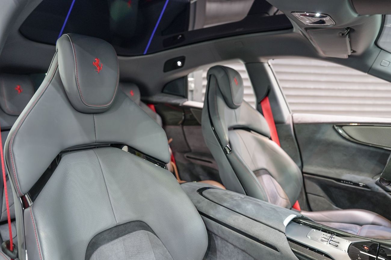 Ferrari Purosangue 2024 Ferrari Purosangue, Carbon Package, Panoramic Roof!!