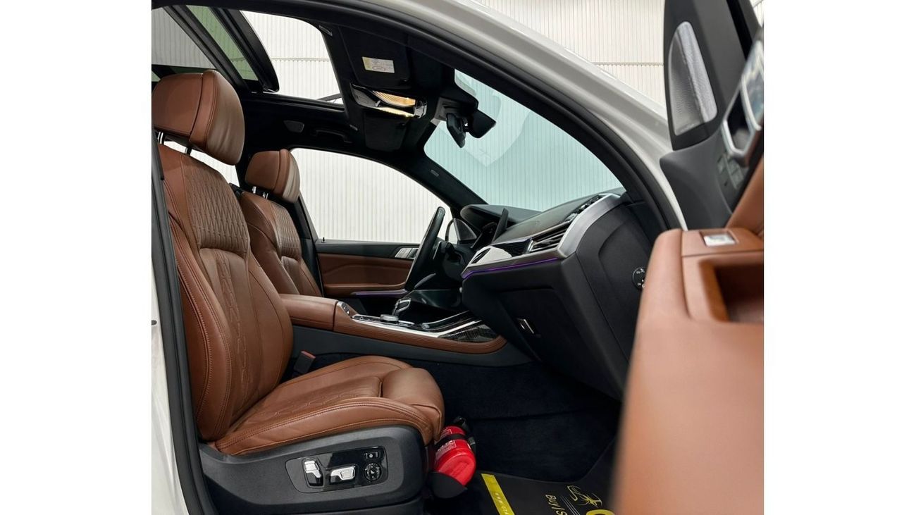 BMW X7 M50i 2022 BMW X7 xDrive50i M-Sport, Dec 2027 BMW Warranty + Service Pack, Full Options, Low Kms, GCC