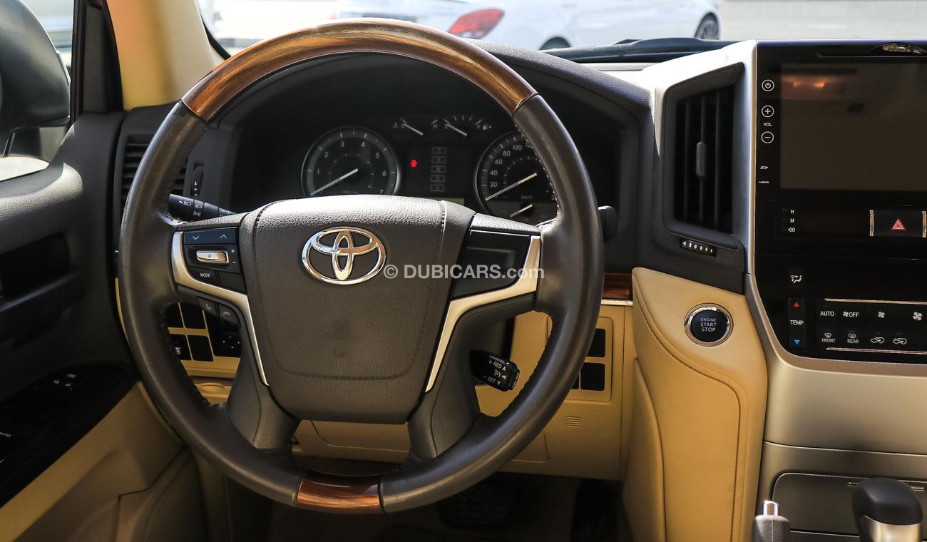Toyota Land Cruiser GXR V6