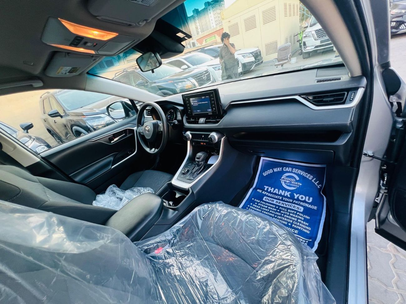 تويوتا راف ٤ Toyota RAV4 XLE   Left Hand Drive  Model: 2021 Push button start,