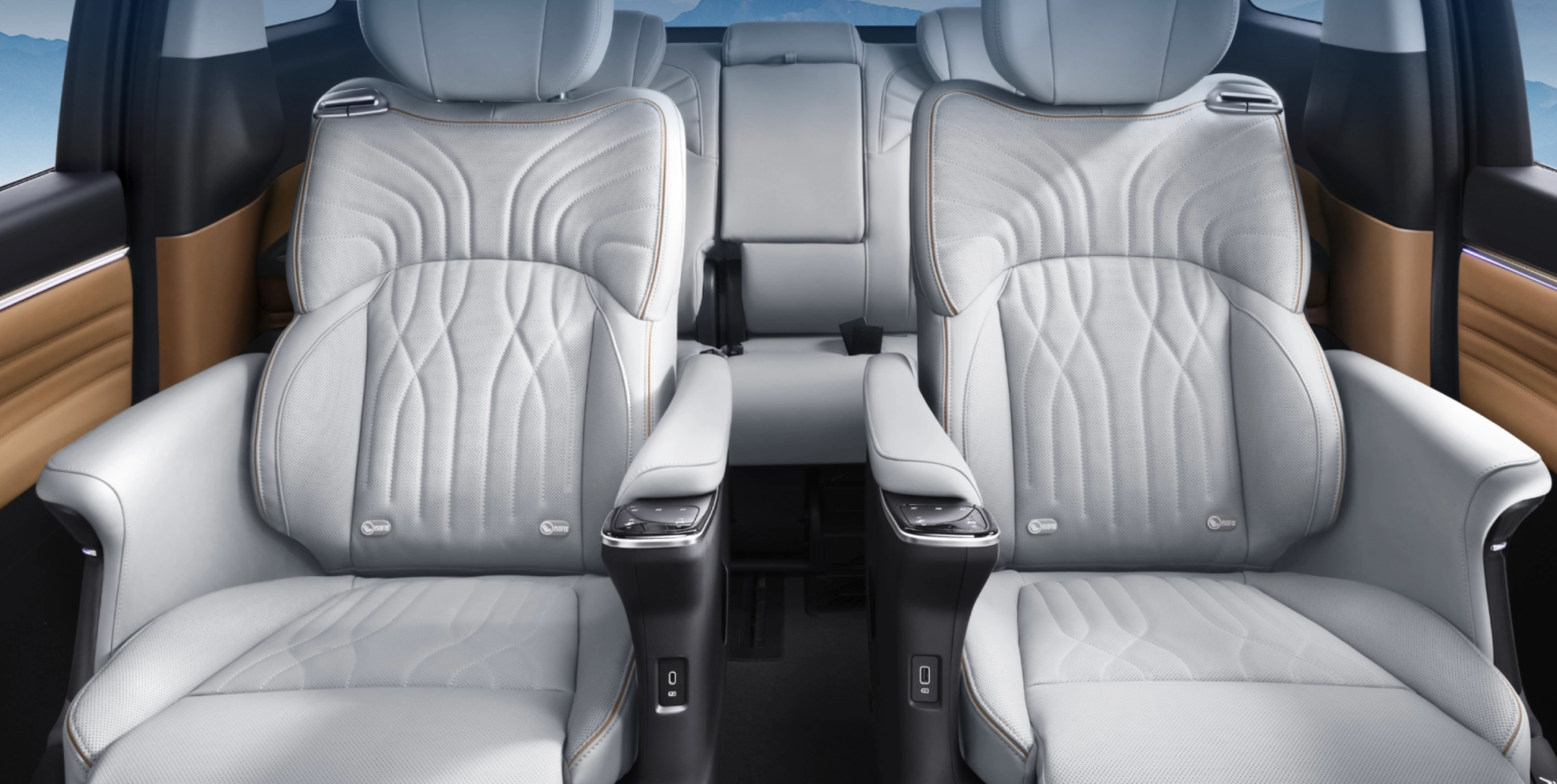 جي إي سي M8 interior - Seats