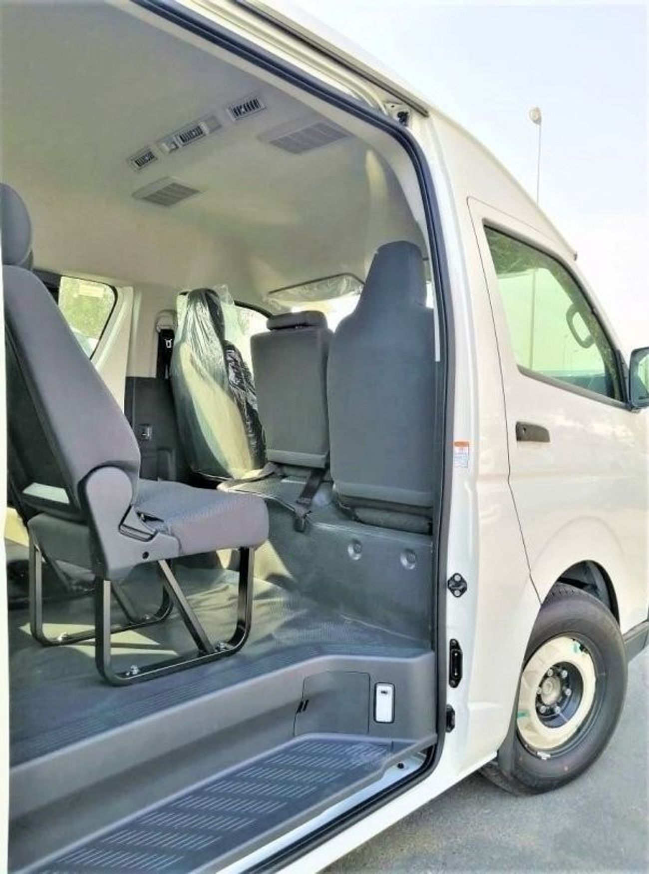 Toyota Hiace 2.5 engine // 2023 model