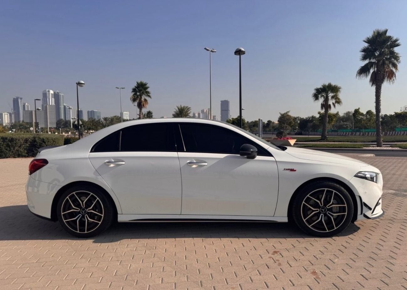 Mercedes Benz A35 AMG 4MATIC PREMIUM