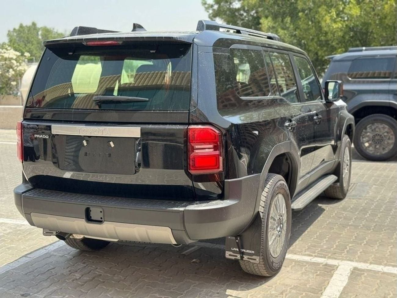 تويوتا برادو GXR PRADO LIMITED 2.7L PETROL | 2024 | BRAND NEW | 0 KM | 03 YEARS WARRANTY