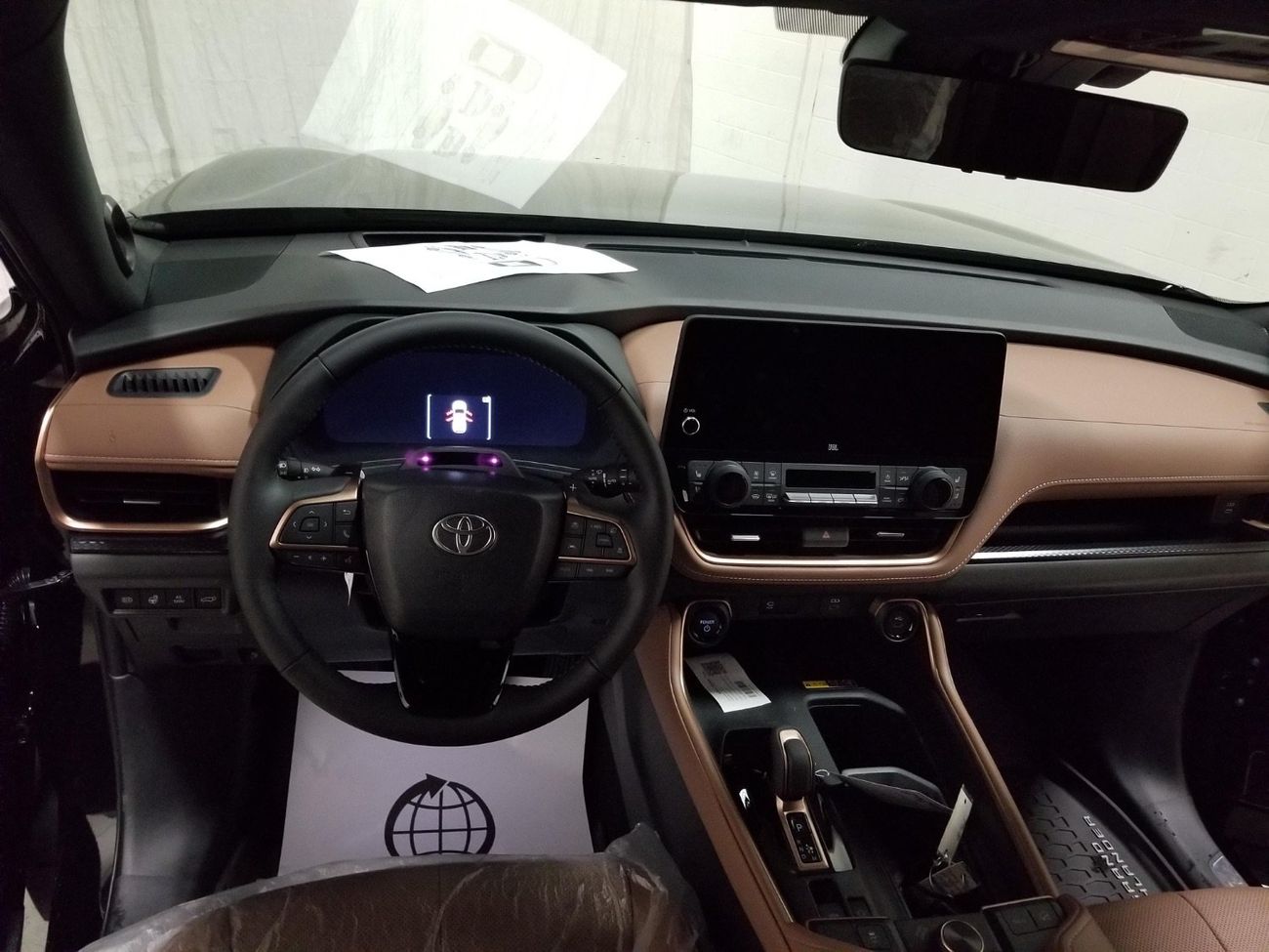 Toyota Grand Highlander PLATINUM HYBRID MAX