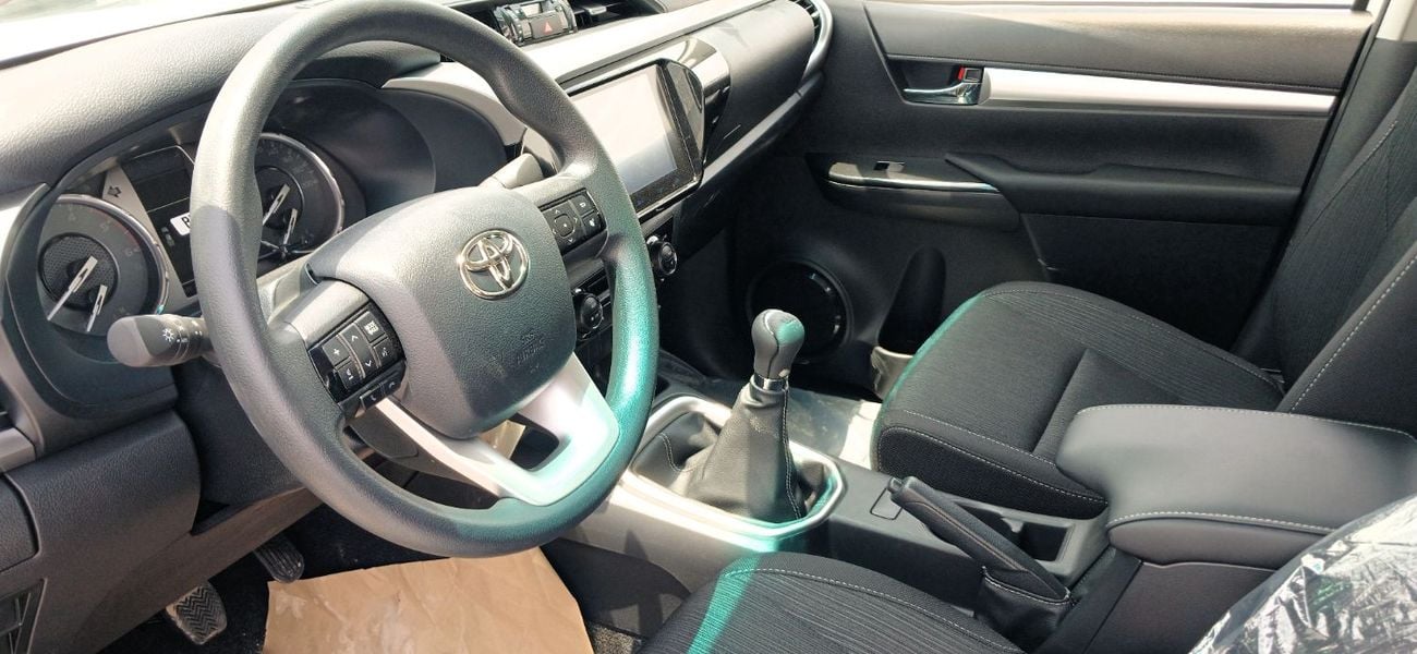 تويوتا هيلوكس 2.4L Diesel Manual 4X4 2026YM