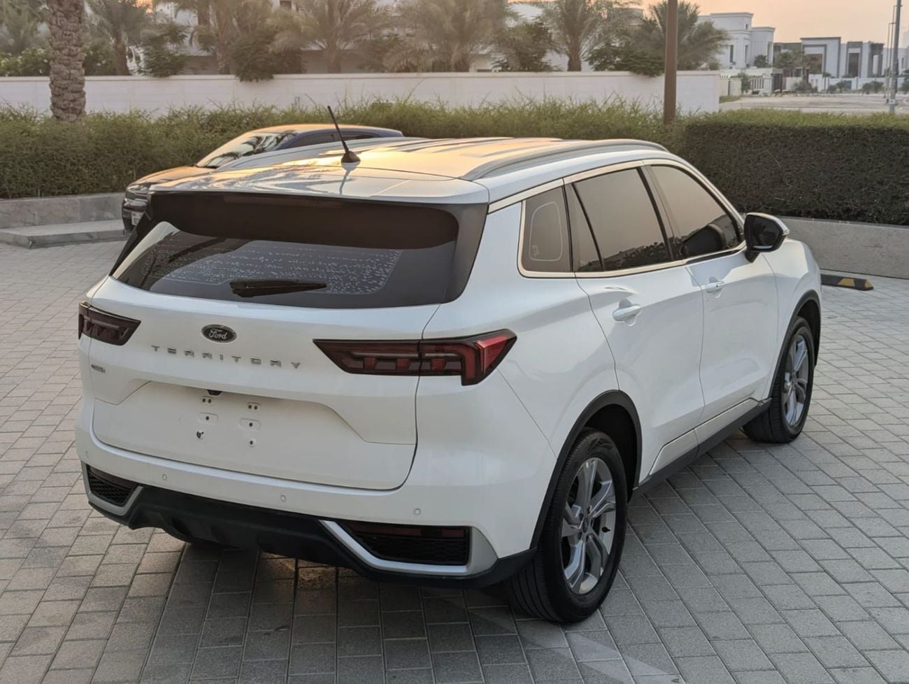 فورد تيريتوري TITANIUM