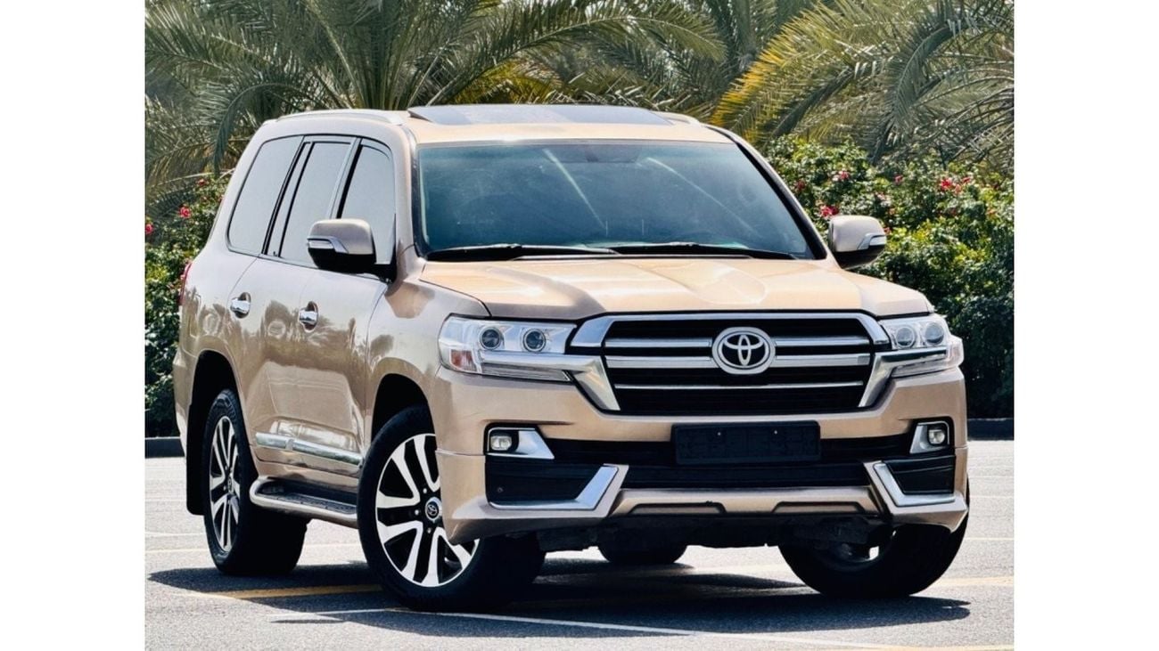 تويوتا لاند كروزر 5.7 update 2021