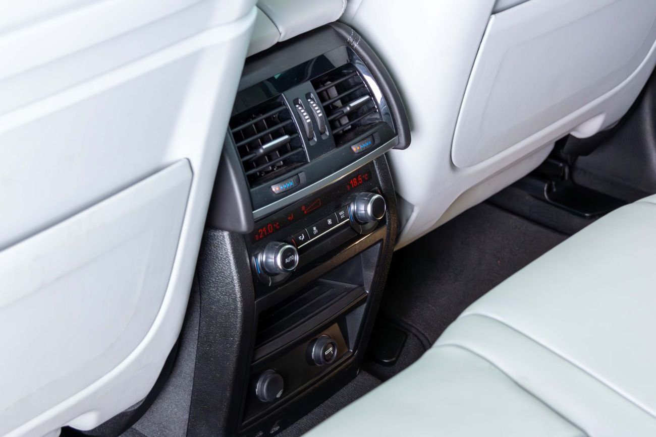 بي أم دبليو X5 M Std 4.4L